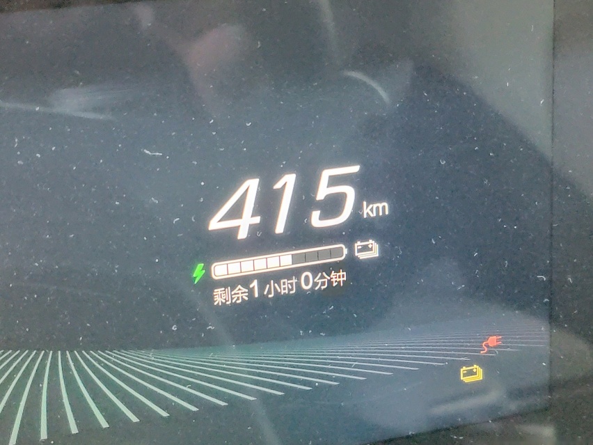 驾驶极狐阿尔法S游走街巷，行驶质感与天津600多年历史一样有韵味