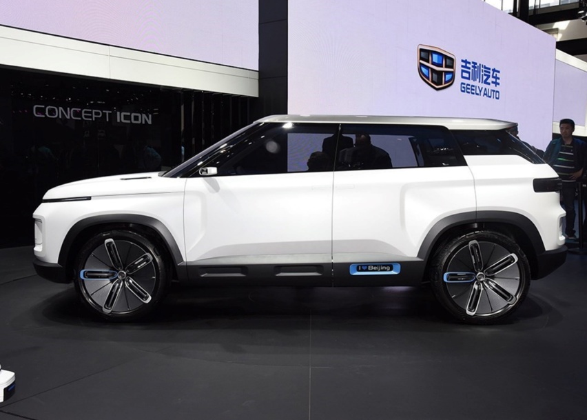 科技感满满的吉利SUV，很适合刚毕业的人群，价格很容易被接受
