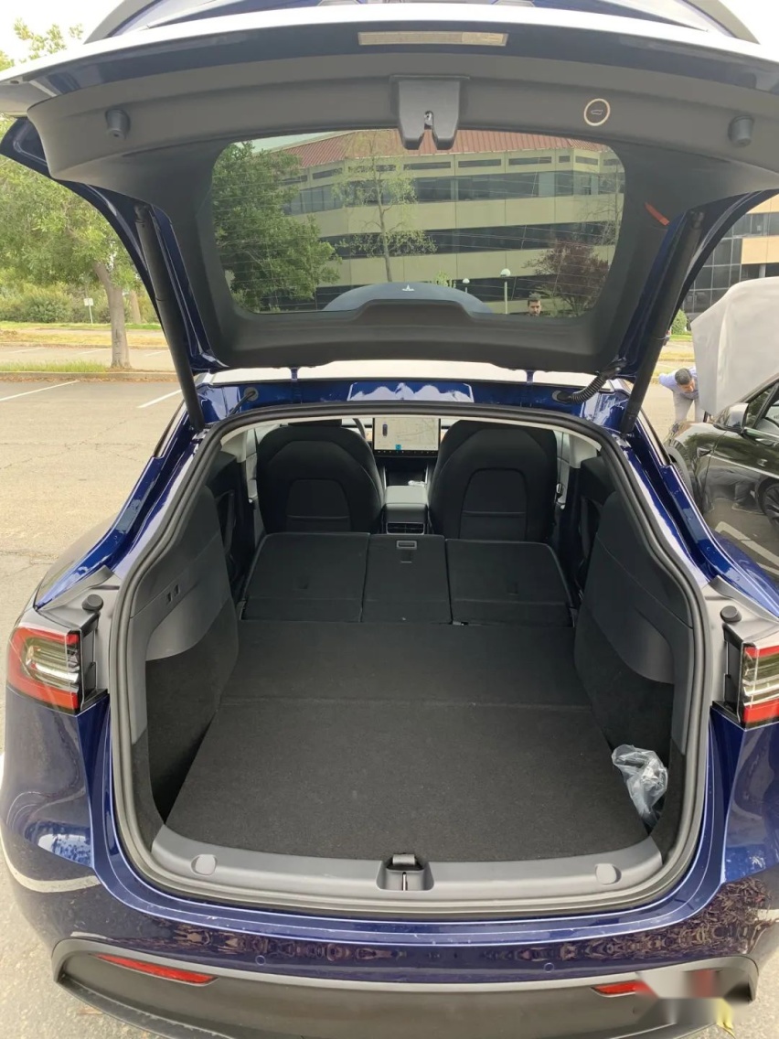 你的 Model Y 已发货