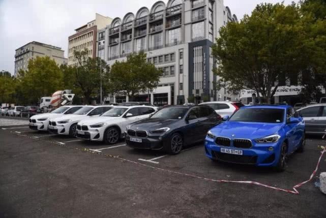 宝马降价最多的SUV，21万出头没人买，难道毁在双离合？