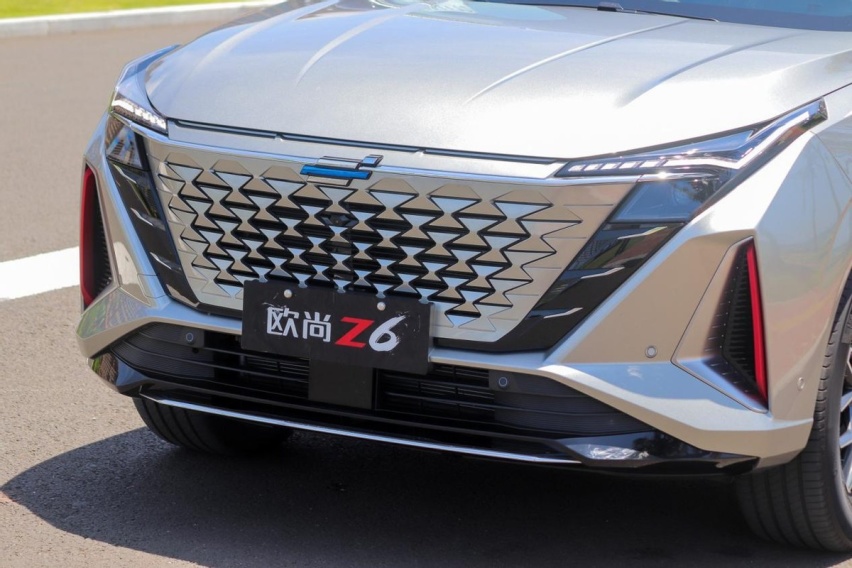 高颜值智能新车，长安欧尚Z6闪耀登场！