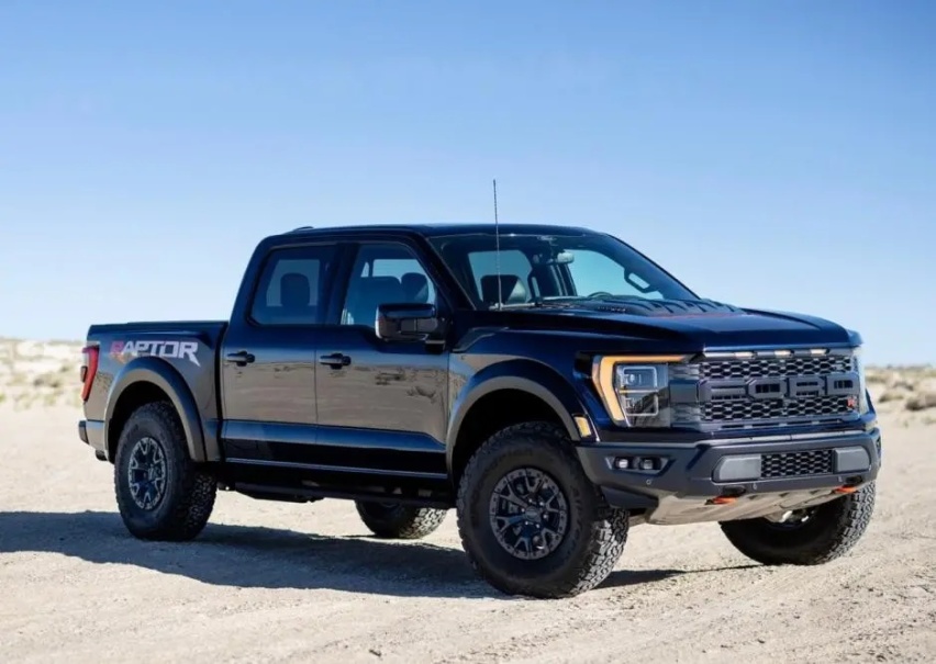 福特F-150猛禽R，配5.2L V8发动机，适合重度越野
