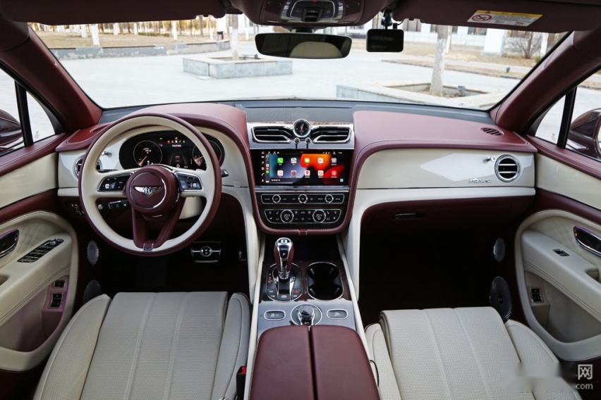 500万以内最奢华的SUV？试驾宾利添越EWB长轴距版