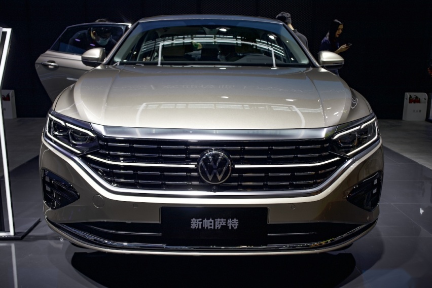 不到18万起！星空前脸更显年轻 2022款帕萨特正式上市！
