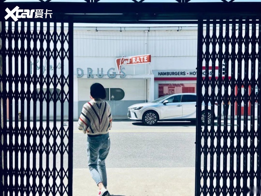 与雷克萨斯RX穿越都市与村落，赴一场RZ之约｜Experience