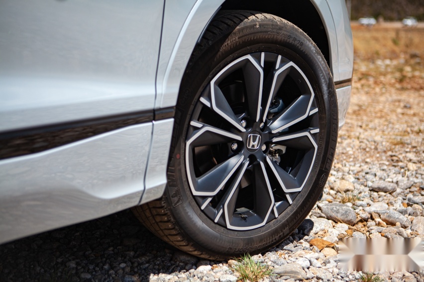 绕不开的选择？试驾皓影e:PHEV，优势放大更“稳”了
