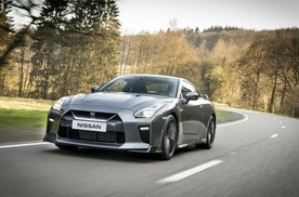 日产「油电混合」，GT-R NISMO 动态展演抗衡欧美超跑