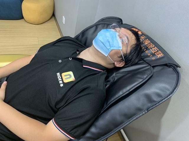 把每一丝褶皱熨平，是对自己最大的尊重—静态体验传祺GS4 Coupe