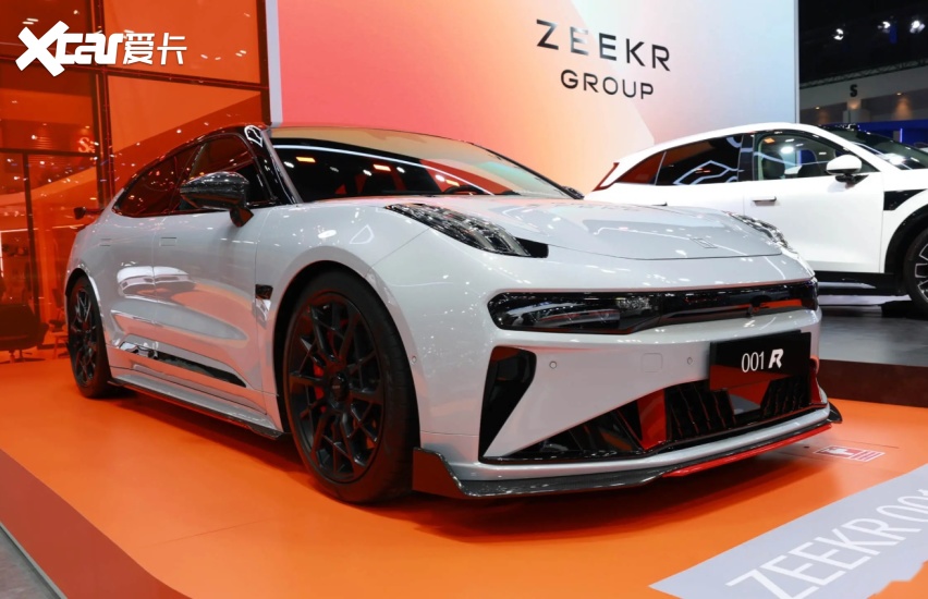 宝马电动M3配800V！用Gen6圆柱电池，四电机千匹马力，算力快10