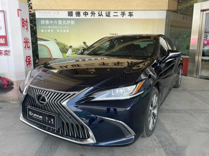 原装进口皇冠上市，替代雷克萨斯ES市场地位