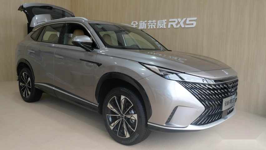 来自高品质主流SUV的PK 全新荣威RX5 VS 长安CS75 PLU
