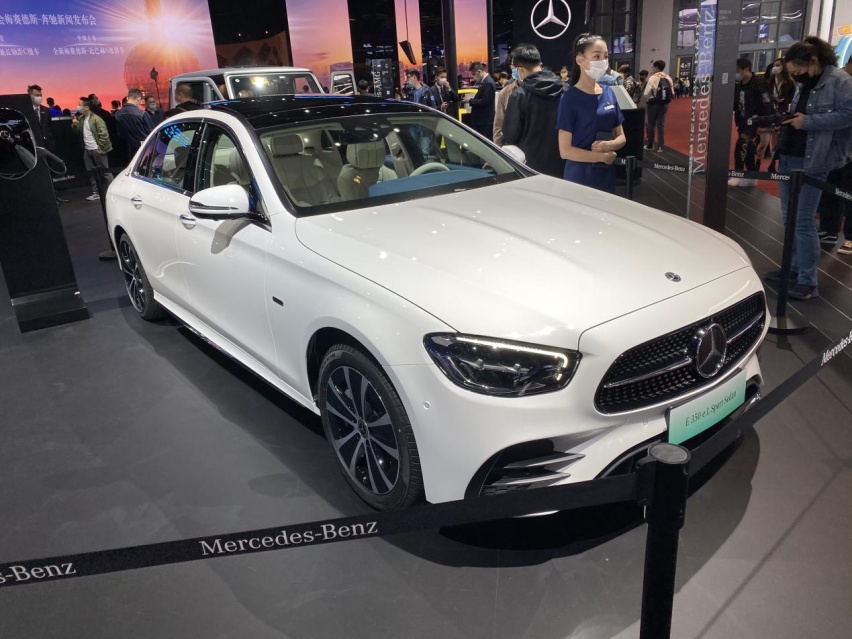 上海车展：奔驰E350eL正式上市 售52.19万元