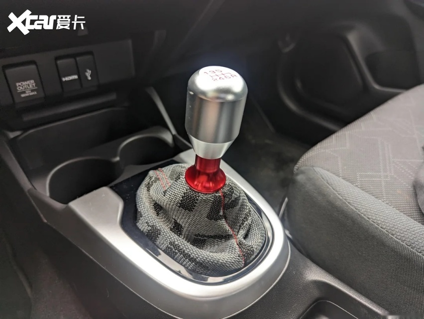 10万就能买到的后驱轿跑，零跑做出来了