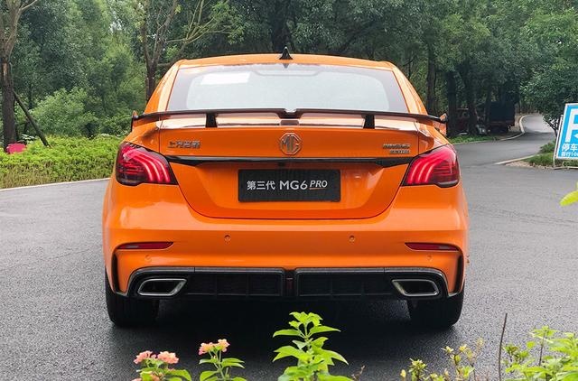 试驾MG6 PRO：外表狂野内在可家可躁