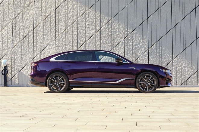 中国豪华新境界！岚图追光PHEV 25.28万起正式上市
