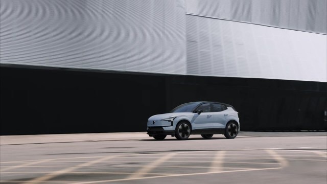 身形精致 大有乾坤 沃尔沃全新小型纯电SUV EX30开启全球首秀