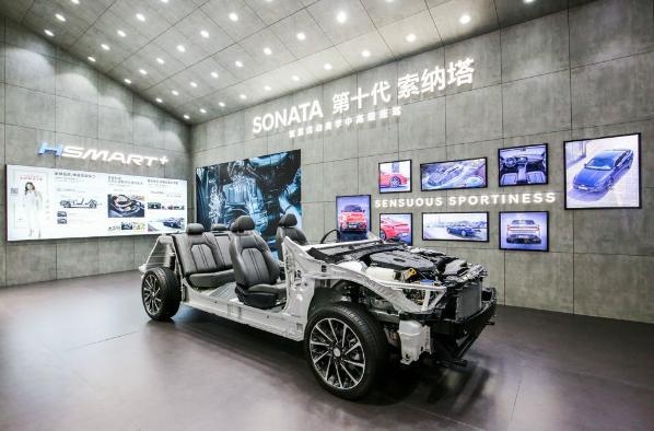 不只CVVD技术加持,还配备强大智慧座舱,北京现代放出“狠货”?