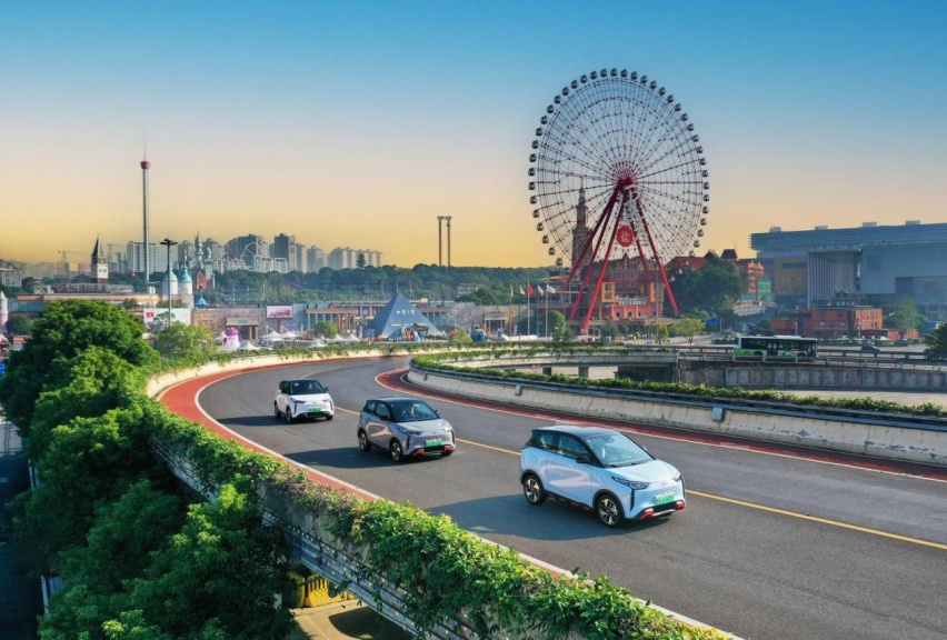 城市出行小怪兽，代步新选择，试驾奇瑞无界Pro