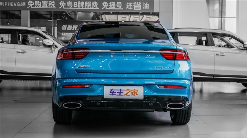 吉利星瑞到店实拍：少有的长轴宽体和2.0T紧凑级轿车！