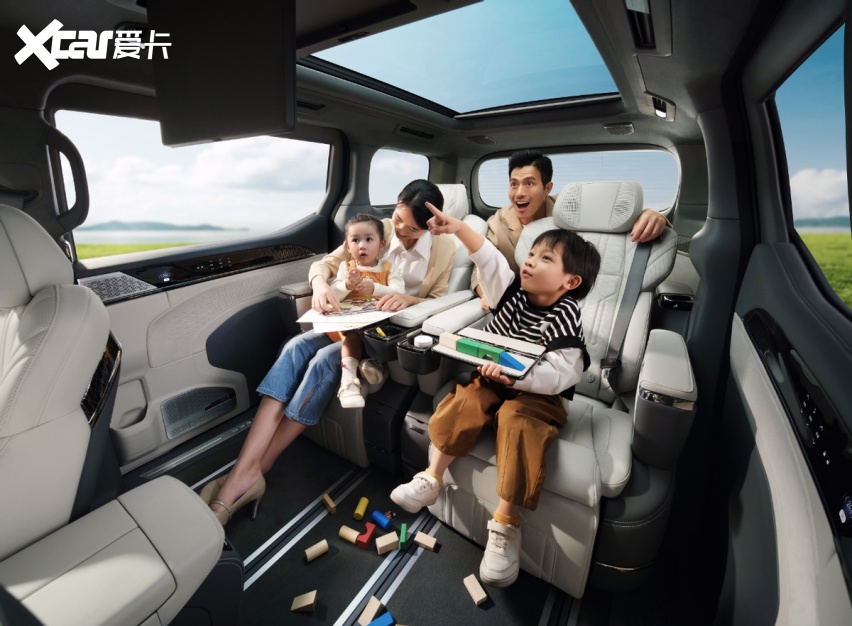 对比埃尔法，极氪009为何赢得毫无悬念？