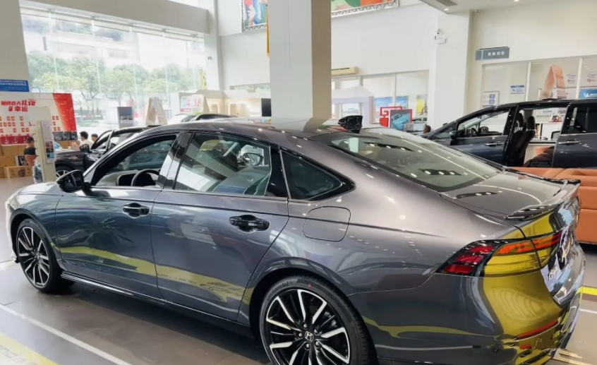 全新雅阁入局混插市场 Model3慌不慌？