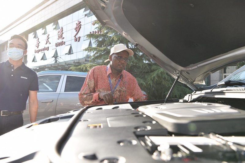 20多国驻华使节参访长城汽车，为中国智造齐点赞