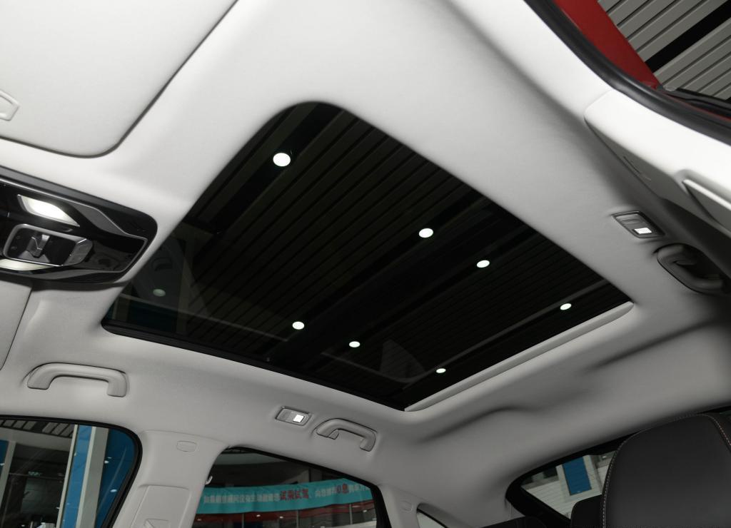 15万买紧凑型运动SUV，名爵HS和吉利星越怎么选？