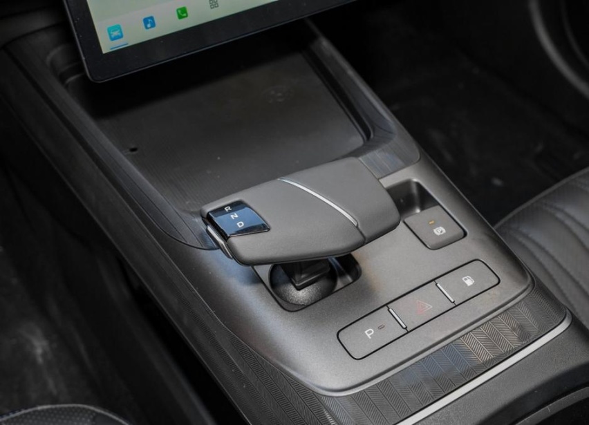 又一台挑战比亚迪秦PLUS DM-i的混动车，启源A05价格更低