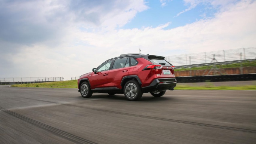 能否在纯电当道的时代闯出一片天？试驾：RAV4荣放双擎E+