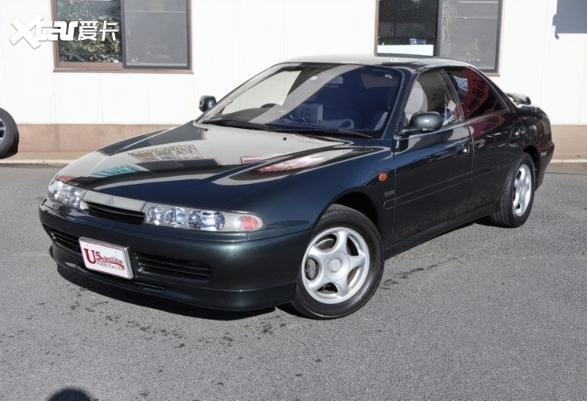 短命的三菱四门硬顶豪华轿车-三菱emeraude