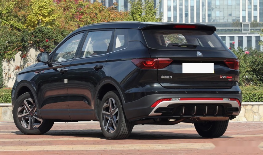 中国造了一辆“黑武士”X5！2.0T+8AT，一箱油700km，11万