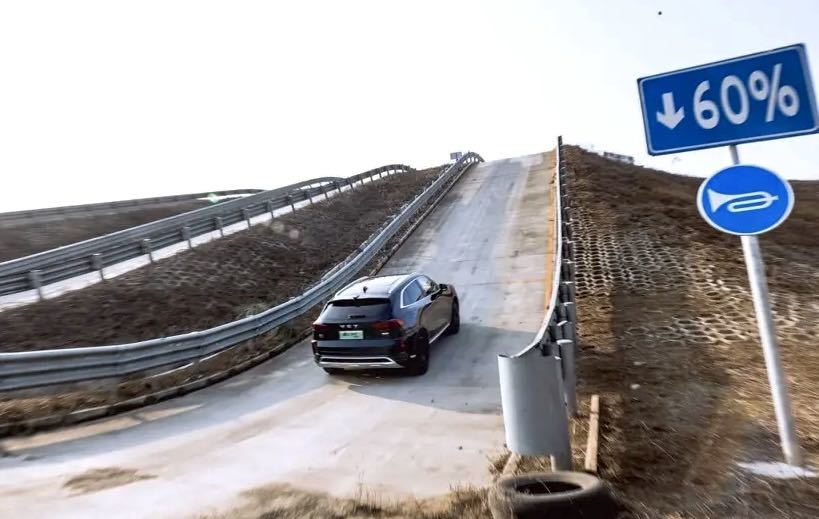 魏牌摩卡DHT-PHEV，彻底解决里程焦虑痛点？