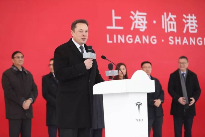 降价引发维权，特斯拉无惧风波，马斯克亲自交付Model 3？