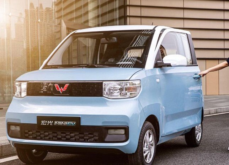 向宏光MINI EV学习？ 华晨新日首车下线