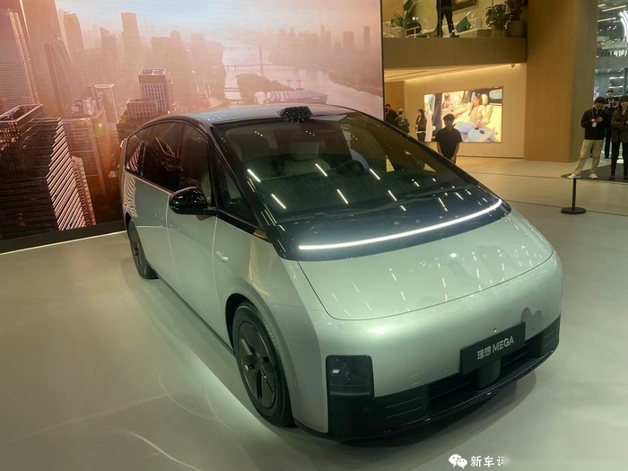 售价60万以内！明年2月开启交付，理想MEGA亮相广州车展