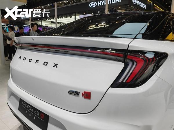 搭载华为ADS 2.0，极狐阿尔法S先行版PRO上市