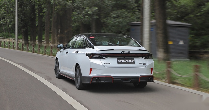 十多万就能买冠军车？ 试驾新款东风风神奕炫MAX！
