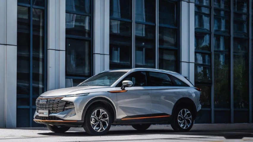13万起买2.89米轴距SUV，一箱油能跑1700公里，还看啥CR-V