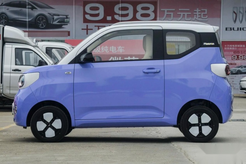 宏光MINI EV的余温并未退散，依旧给五菱贡献最高销量
