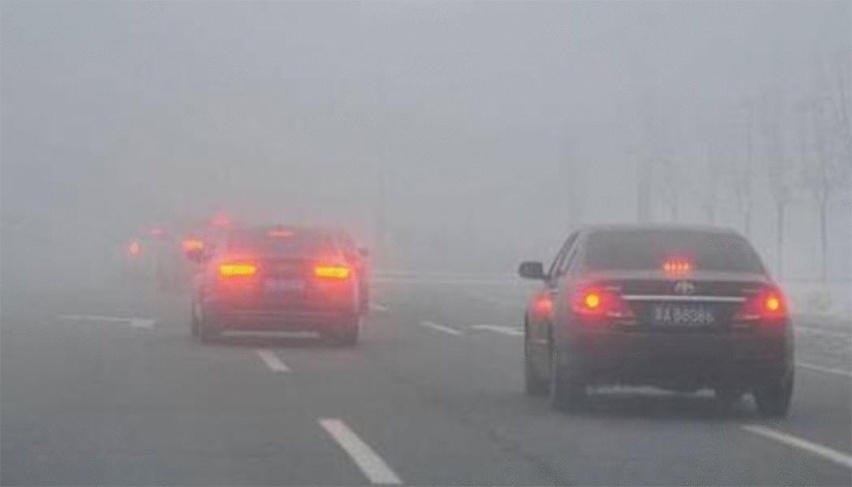 雨天高速路上被罚款200元扣3分的司机行为 你也一定有过