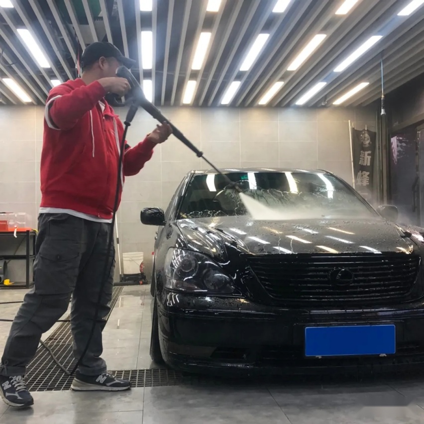 从修理厂到婚姻殿堂，夫妻共同打造低趴雷克萨斯LS430