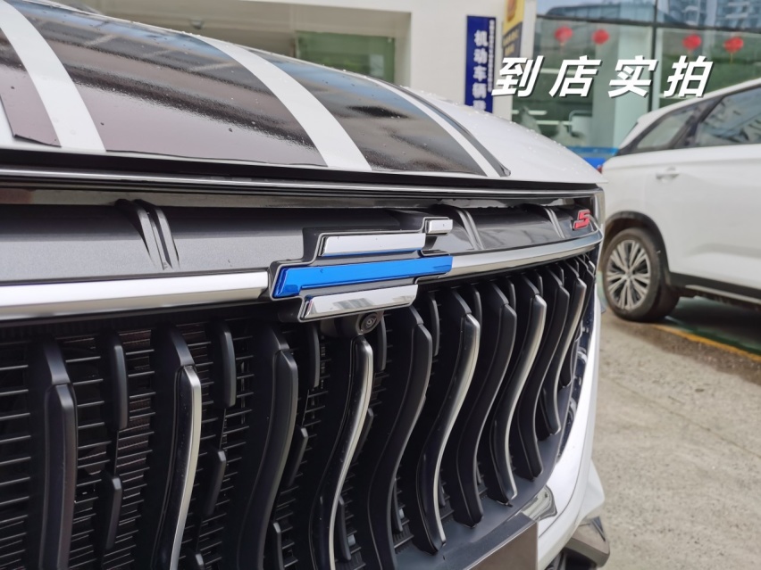 十万级？轿跑SUV？还自带跑车声浪？到店实拍长安欧尚X5