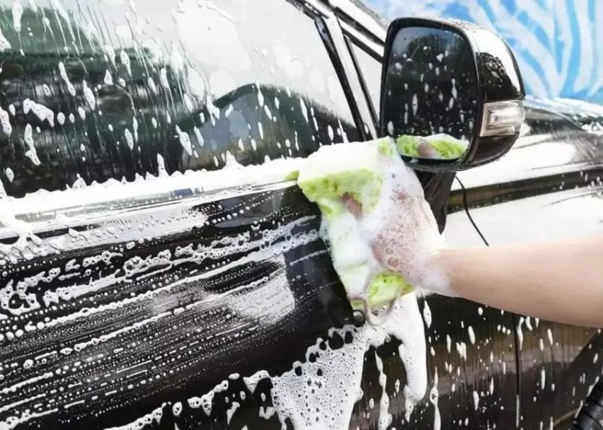 自己洗车一年能省八百，搞花车漆后悔都来不及