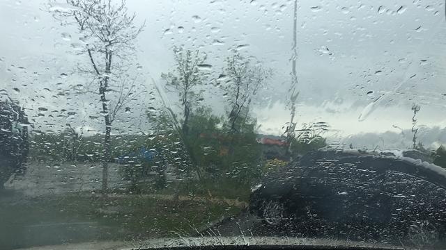 又到雨季，雨刮刮不干净怎么办，只能换新的？
