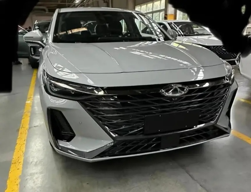 【e汽车】全新艾瑞泽8 GT实车谍照曝光