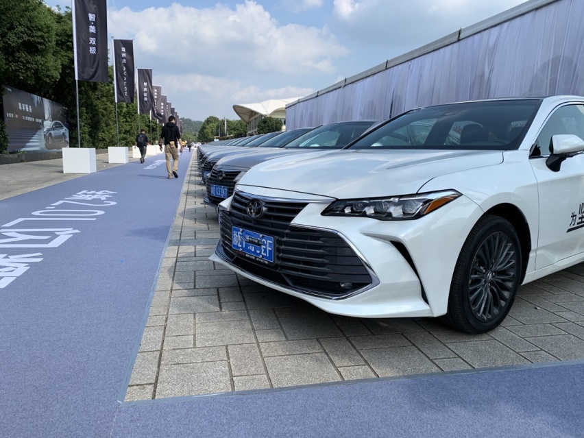 2.0L的5米大车，不到20万起的亚洲龙，动力够用吗？