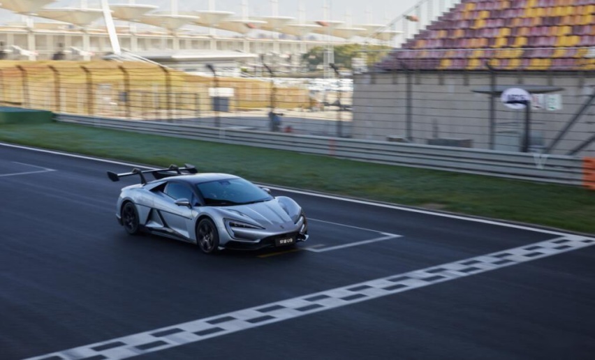 可赛可街可玩！极速309km/h，纯电超跑仰望U9上市，售价168万元