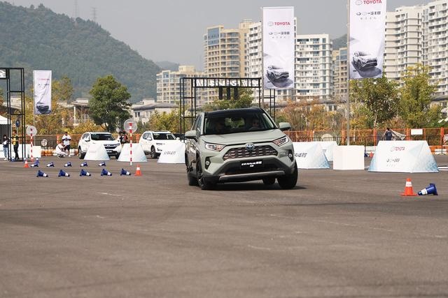 它真敢要CR-V的命吗？全新丰田RAV4荣放实际蜕变有多少