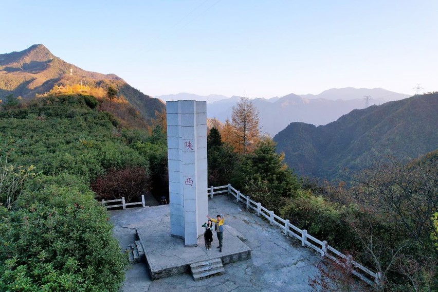 千里自驾北汽瑞翔X3 打卡重庆网红地 寻找别样之美