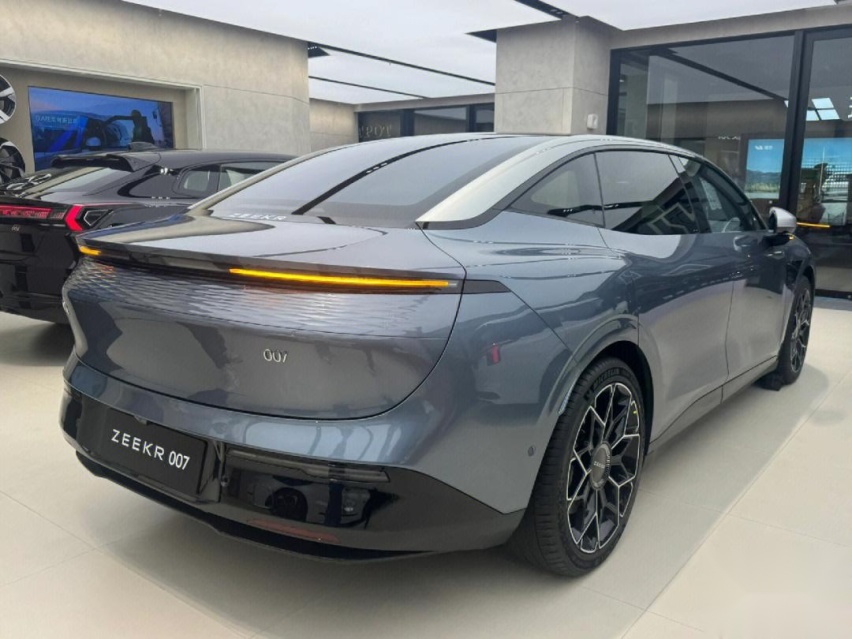 瞄准Model 3，两大重磅新车来袭，国产新势力能把特斯拉比下去？